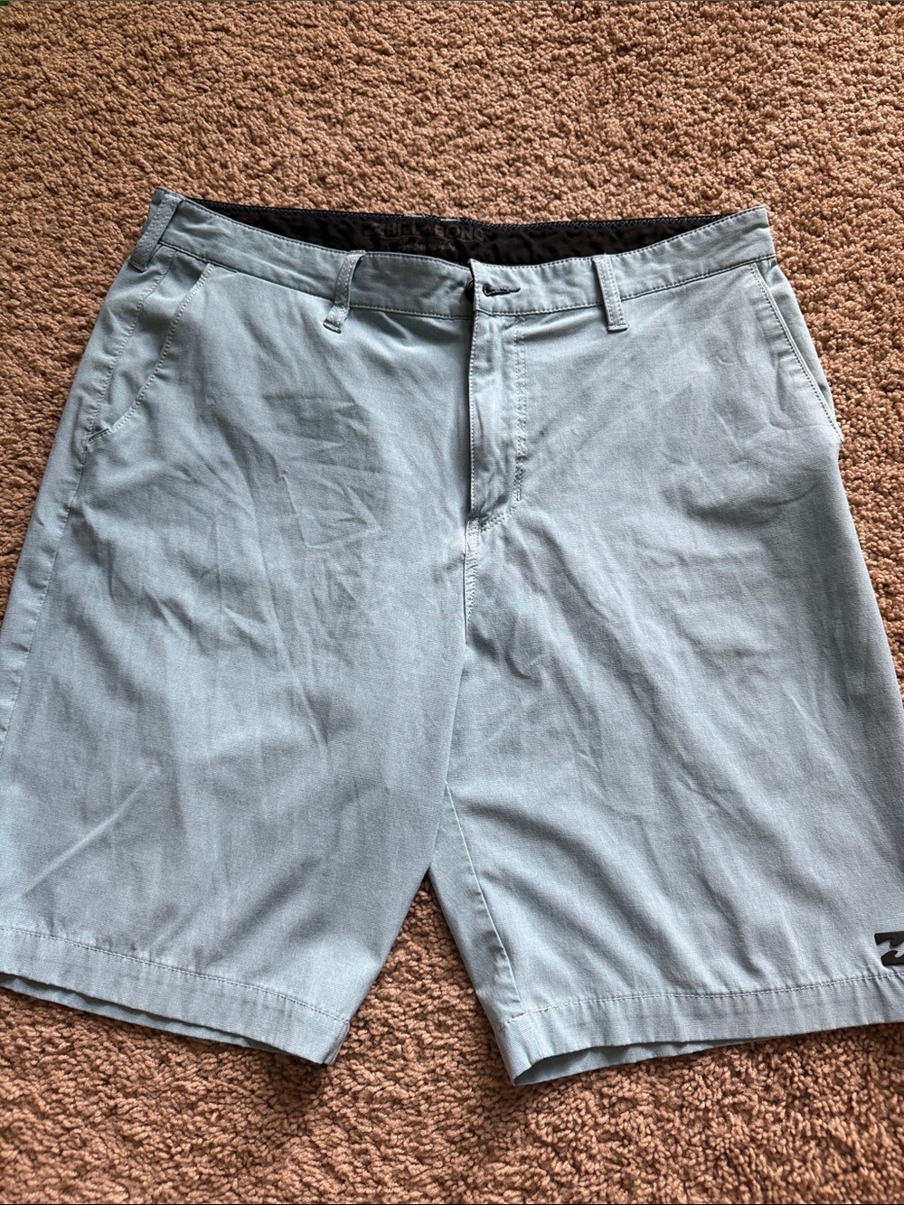 Billong men’s size 34 flat front shorts